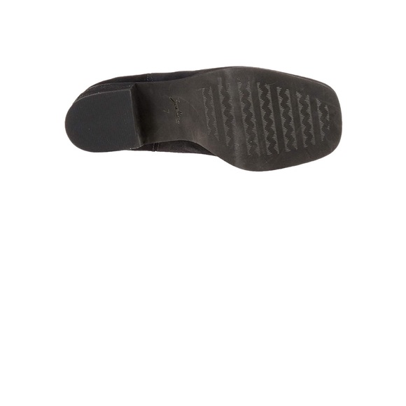 Tall black boots - Picture 3 of 7